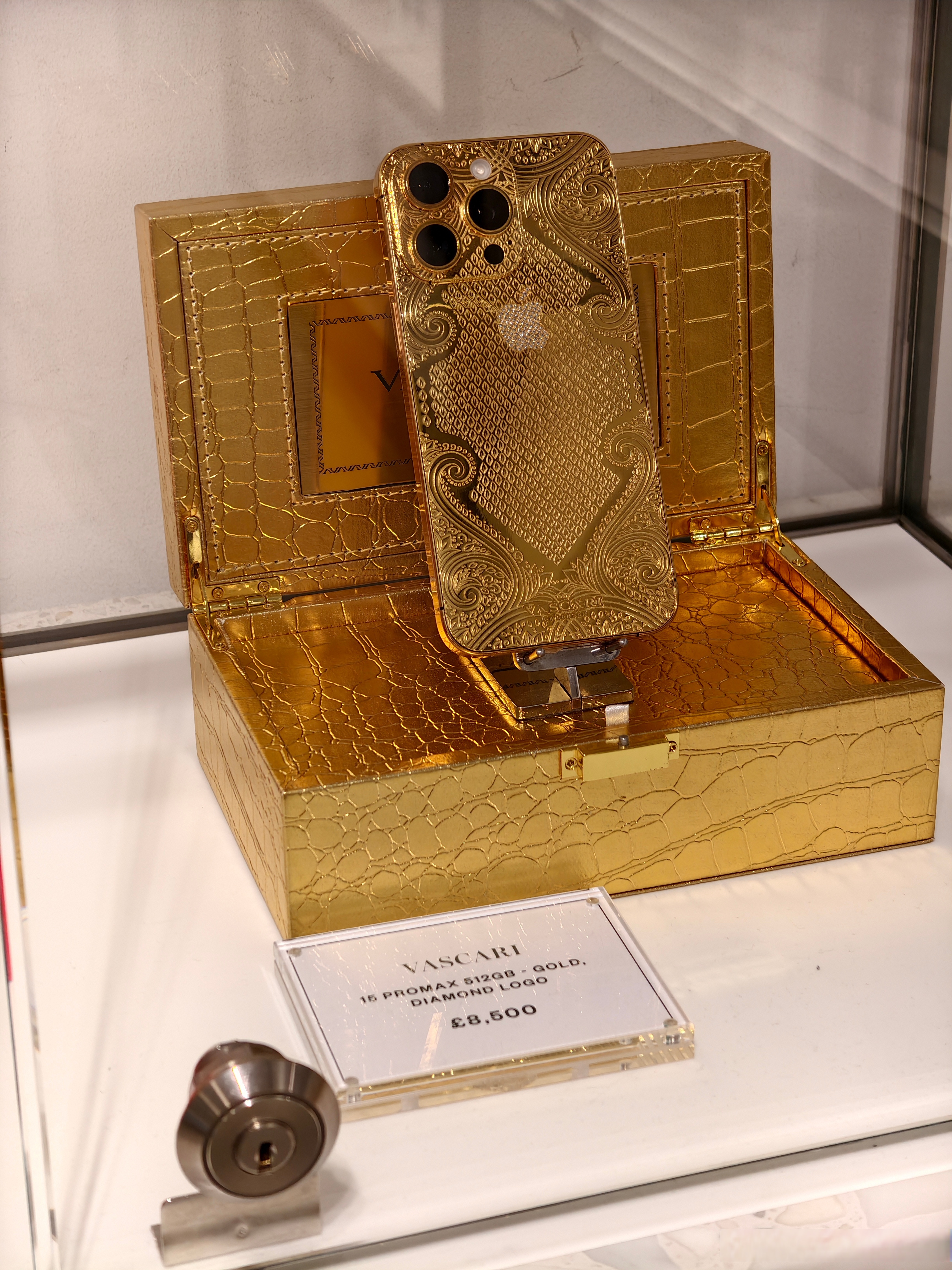 苹果十一纯金版(苹果11金色多少钱)